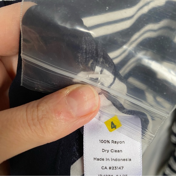 Talbots Long Sleeve Button Down Light Weight Tunic Navy/White | Size Small NWT - Picture 7 of 9